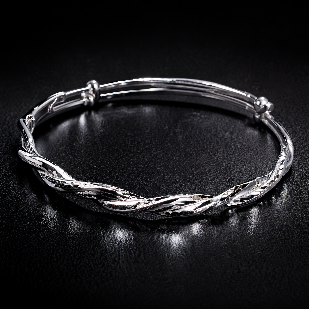 Polished silver Karraa