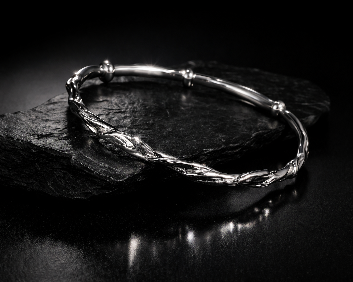 Polished silver Karraa